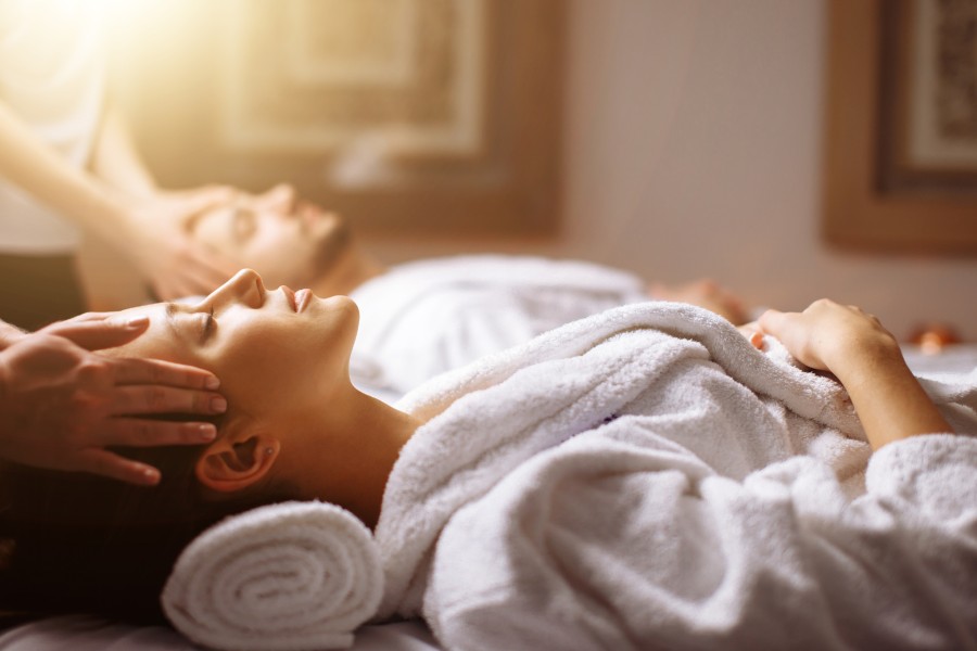 Couples facial massage on Maryland getaway