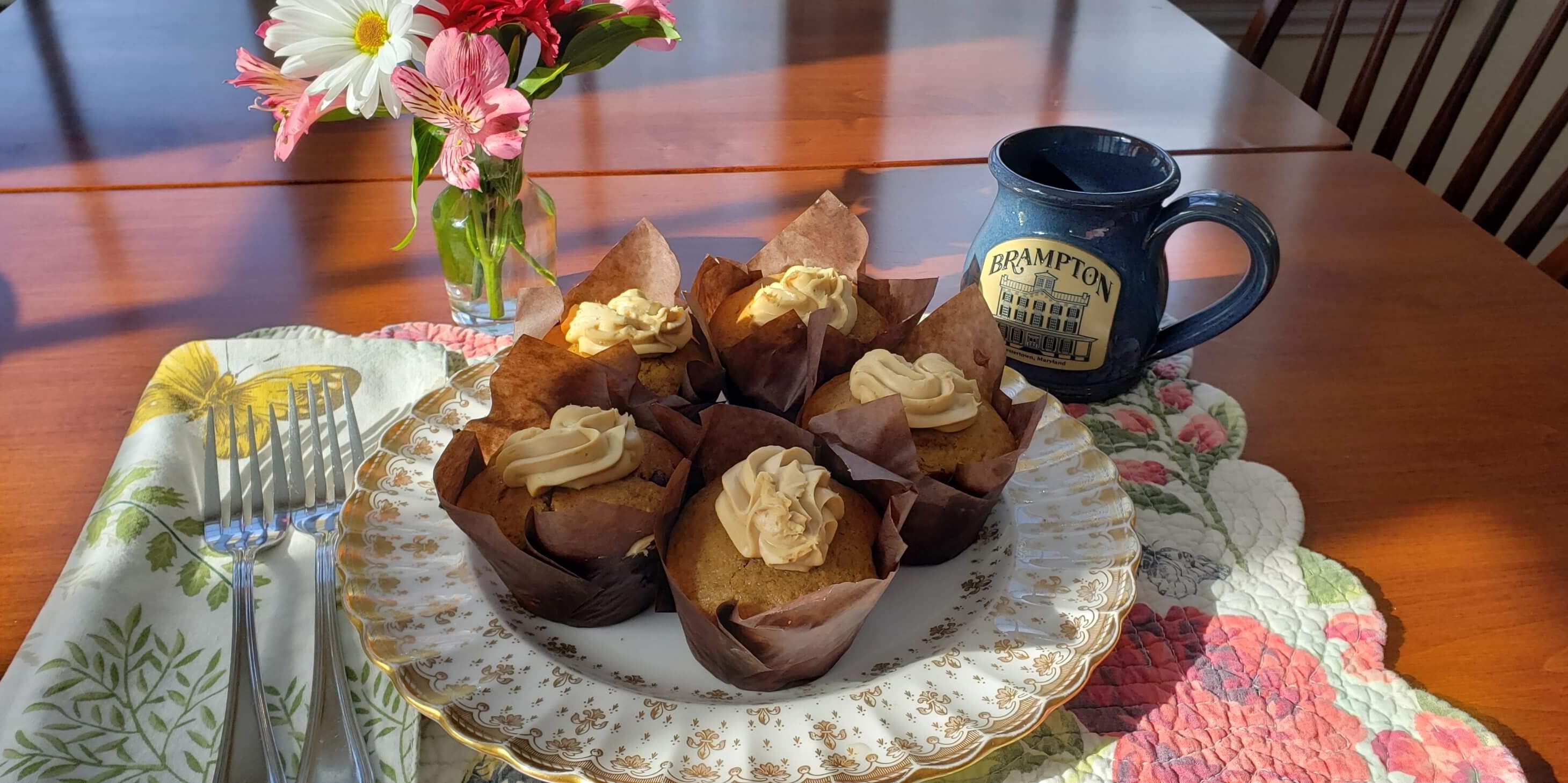 cappuccino muffins and coffee