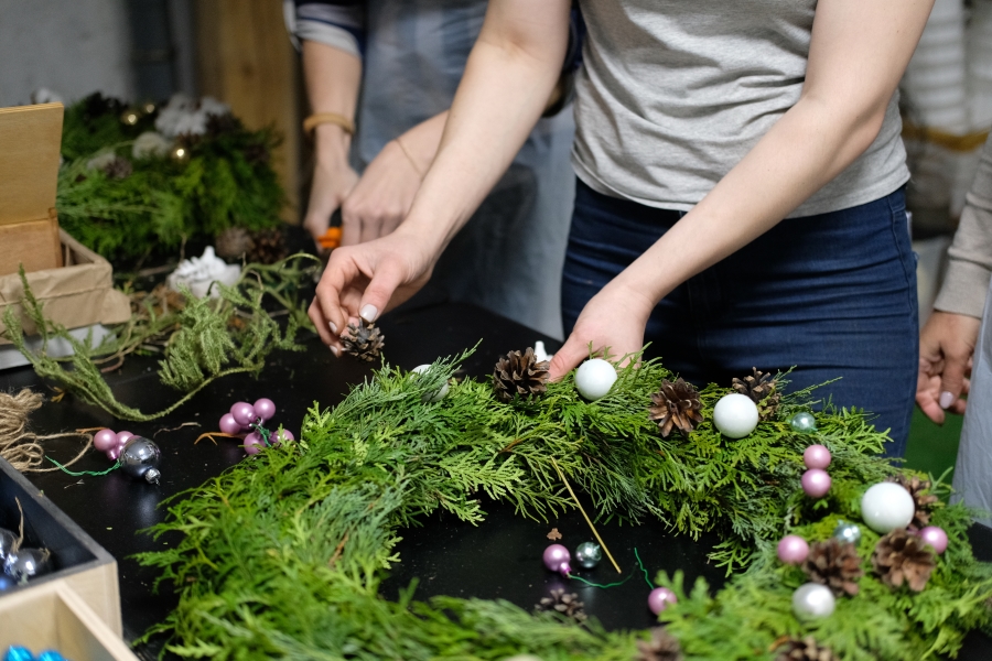 guests attending a wreath making class in Maryland